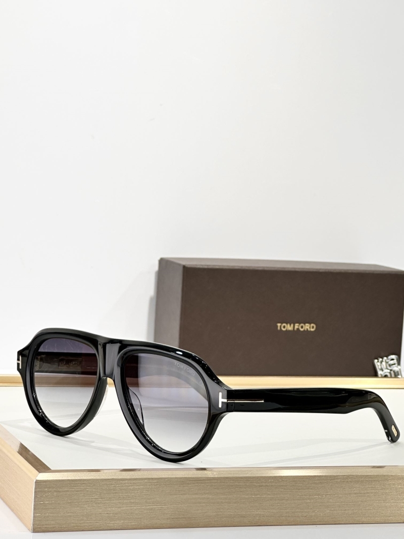 TOM FORD